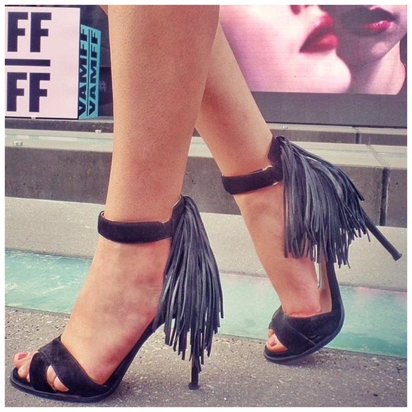 New 7.5 Nine West black fringe open toe heals - Picture 2 of 7